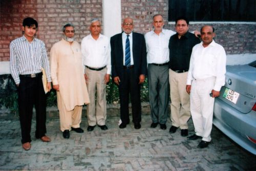 Group photo with Former CEO Pakistan Steel Mills